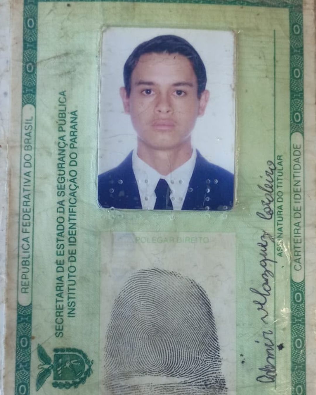 Foi encontrada uma carteira de identidade em nome 