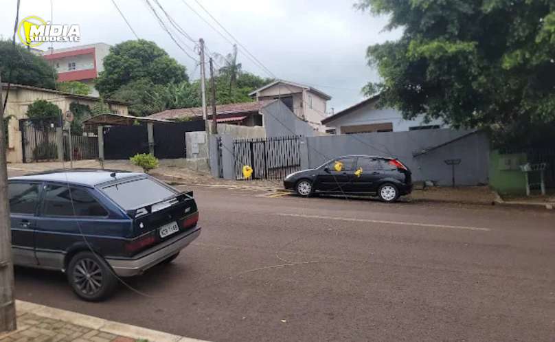 Cascavel: caminhão derruba fios de energia elétrica 