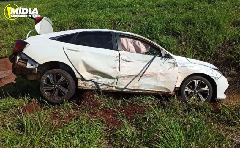 BR- 163: batida seguida de capotamento deixa motorista ferido 