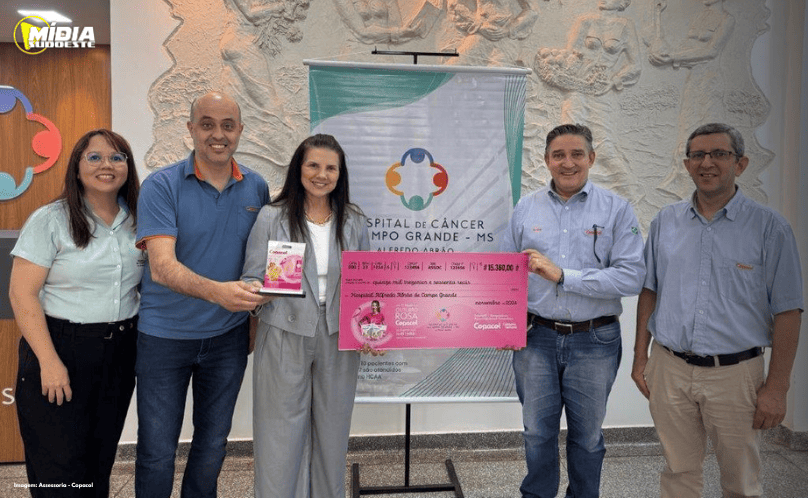 Copacol entrega cheques da Campanha Outubro Rosa 2024