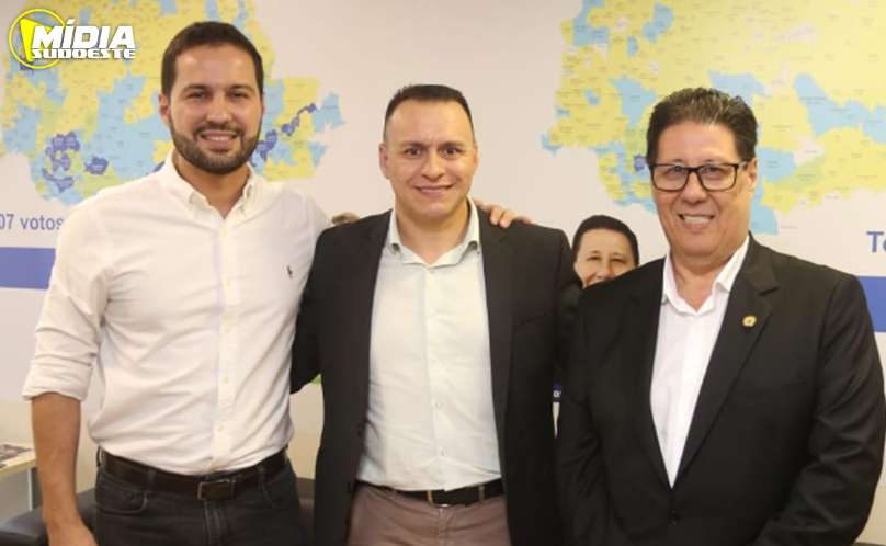 Salgado Filho: Adão Litro viabiliza R$ 1.2 milhão para obras de calçamento 