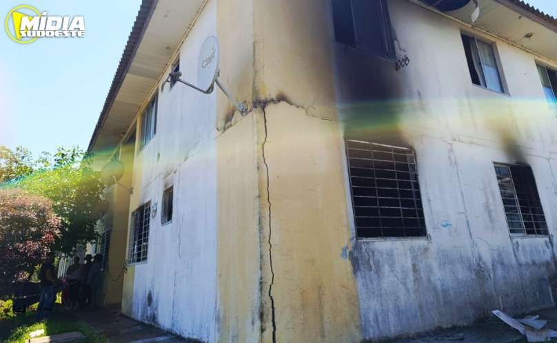 Chapecó: quarto de apartamento é destruído por incêndio