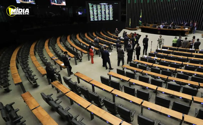 Câmara dos Deputados aprova castração química para pedófilos no país