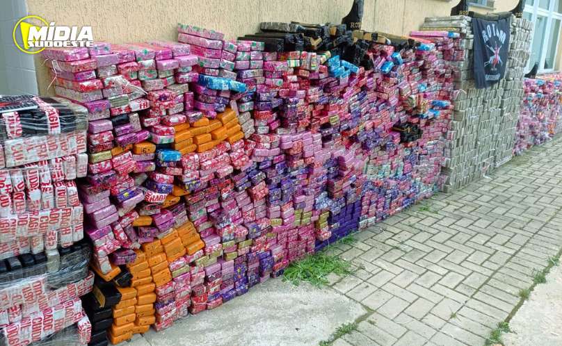 2,8 toneladas apreendidas: grupo utilizava empilhadeira para armazenar entorpecentes