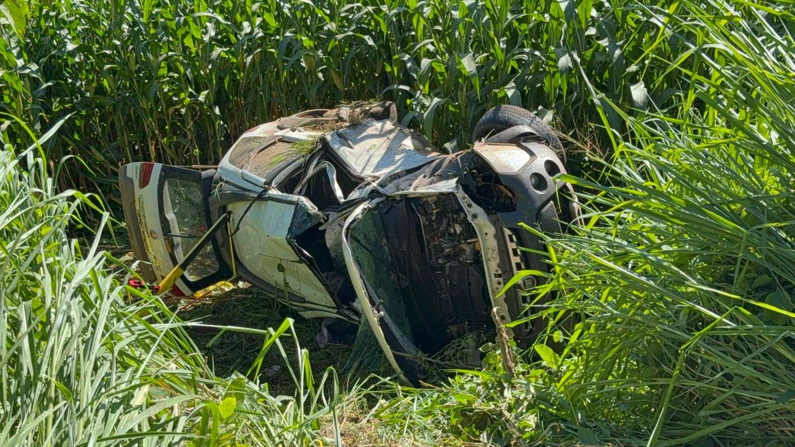 Verê: mulher morre após colisão entre carro e caminhão