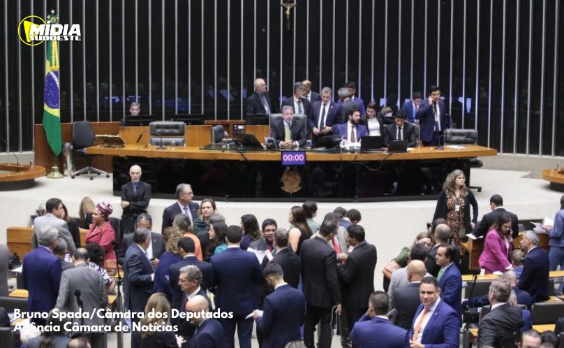 Câmara revoga novo seguro DPVAT e limita bloqueio de emendas