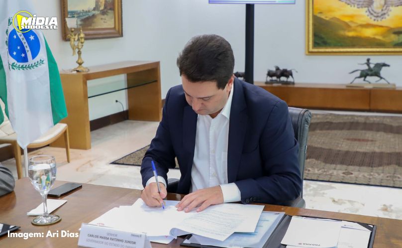 Estado contrata mais 1,1 mil professores e anuncia progressão de 10 mil docentes