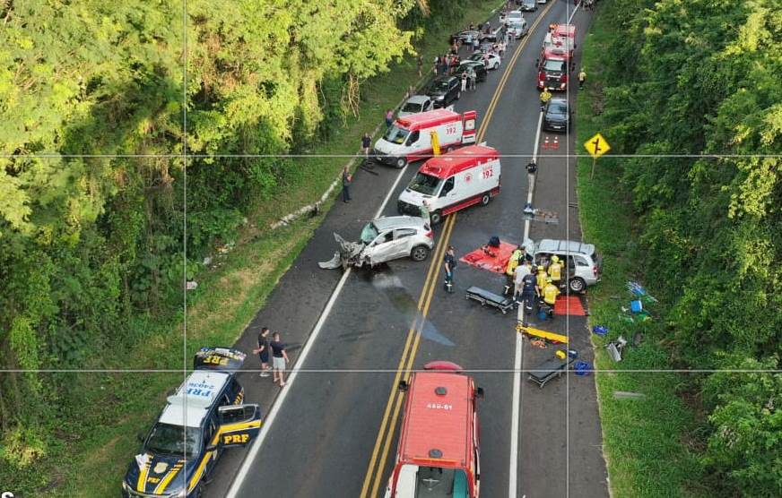Nova Itaberaba: três pessoas morrem em grave acidente na BR-282