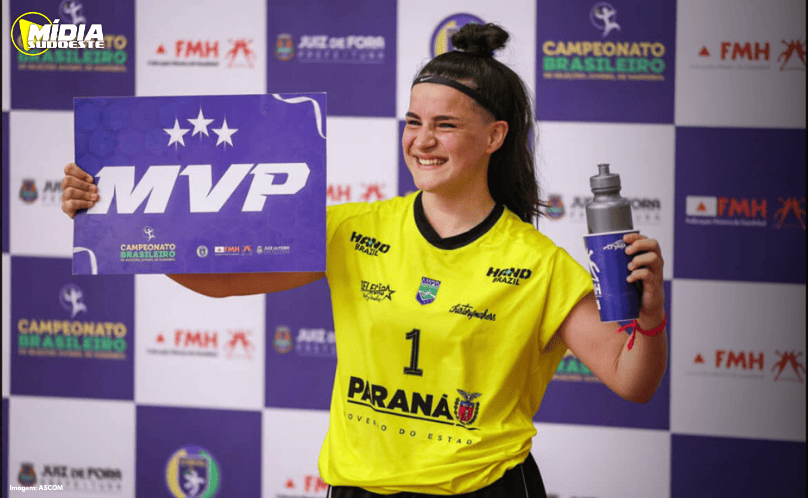 A atleta santo-antoniense Izabela Camargo poderá jogar em Maringá