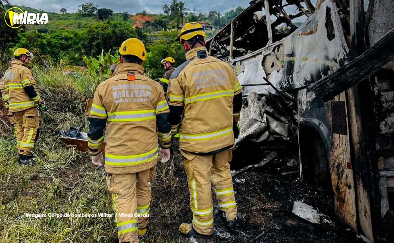 Polícia identifica 26 das 41 vítimas do acidente em Teófilo Otoni