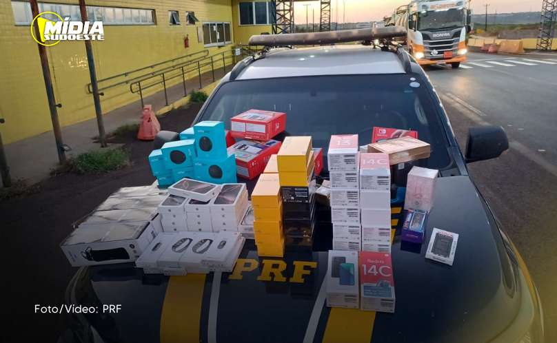 Mandaguari: Polícia Rodoviária Federal apreende 47 celulares durante fiscalização de veículo 