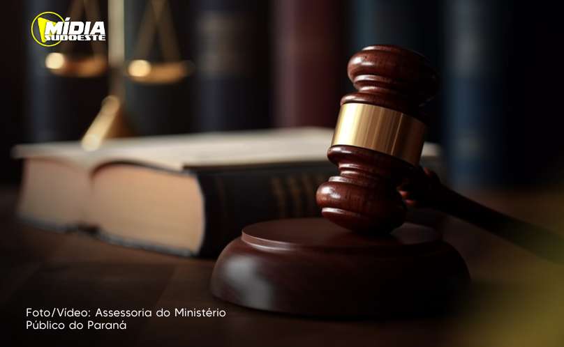 Justiça penaliza ex-prefeito de Foz e esposa por abusos com serviços públicos