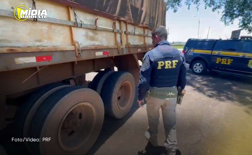 Polícia Rodoviária Federal flagra carreta sem freios e com pneus 