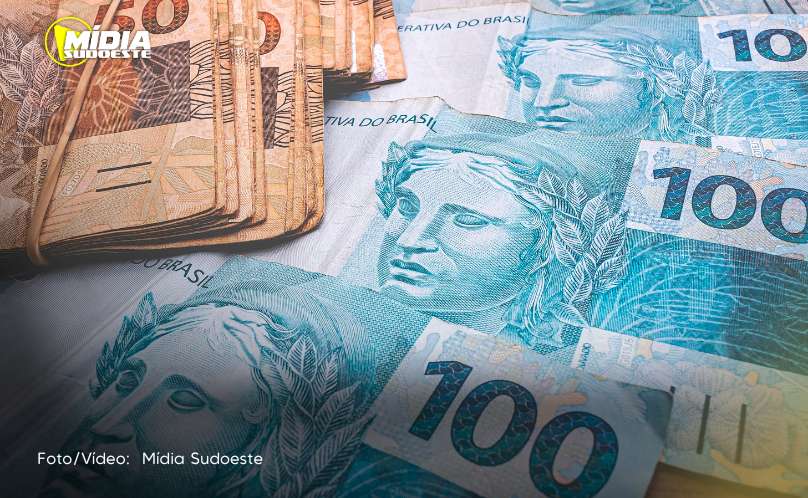 Consumo das famílias sobe 5,7% no trimestre móvel fechado em novembro