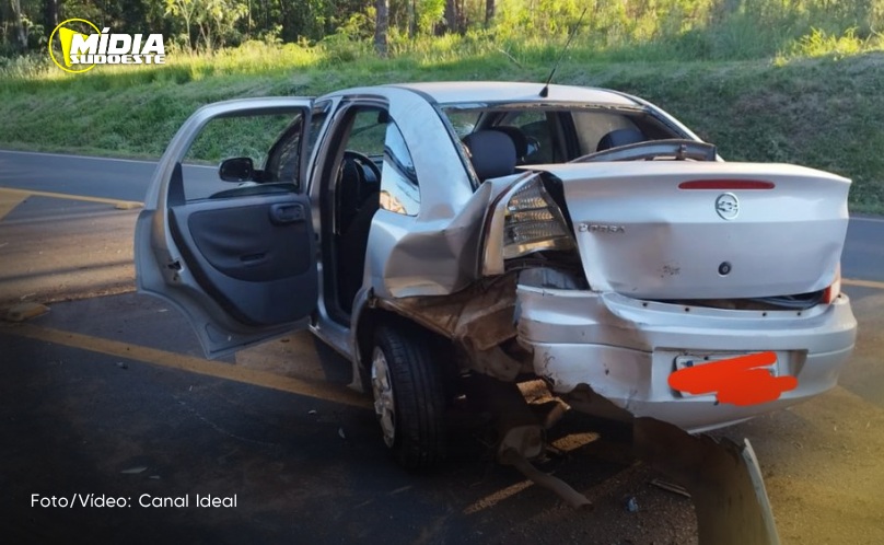 Ponte Serrada: condutora fica ferida após colisão entre carro e caminhão registrada na BR-282