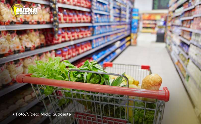 Safra recorde deve reduzir preço dos alimentos, diz Alckmin 