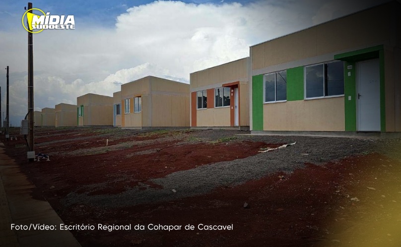 Com apoio do Governo do Estado, 84 casas são entregues a moradores de Toledo