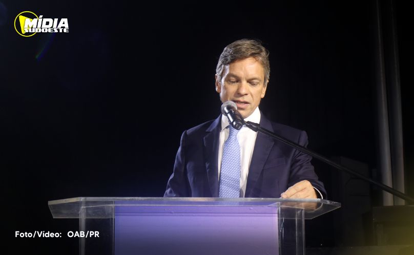 Luiz Fernando Casagrande Pereira toma posse como presidente da OAB Paraná