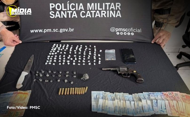 Operação policial resulta em apreensão de drogas e arma de fogo em São Miguel do Oeste