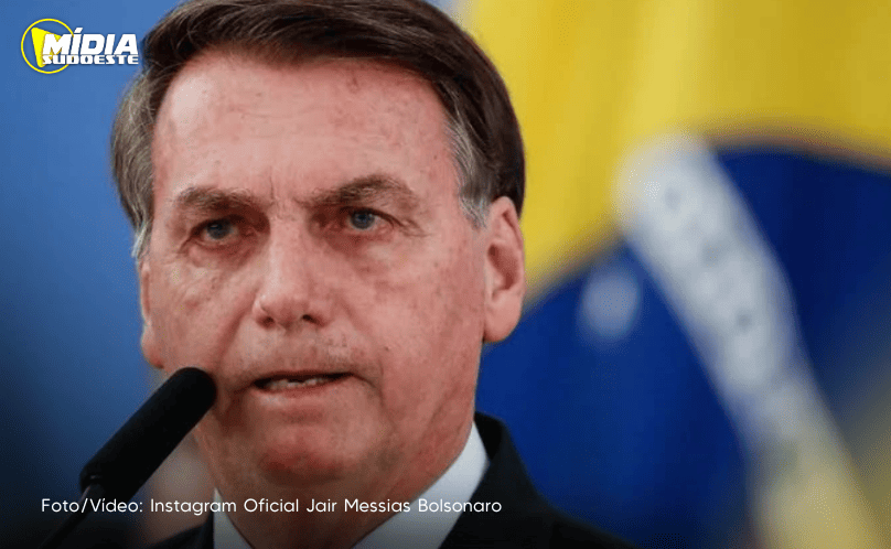 'Bolsonaro aparece em primeiro lugar em concurso para professor'