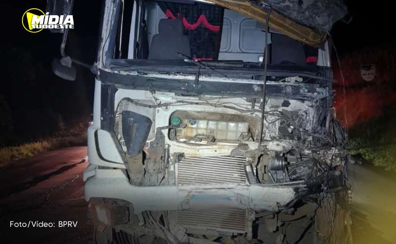 Renascença: abalroamento lateral entre caminhões é registrada na PRC-280 