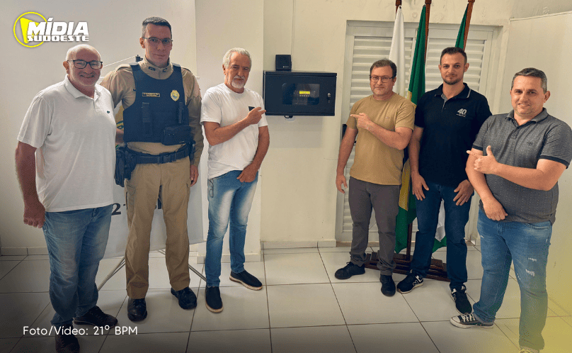 Equipamentos de radiocomunicação são entregues à Polícia Militar em Realeza