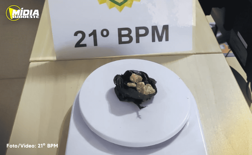 Briga em bar termina com apreensão de drogas e descoberta de furto