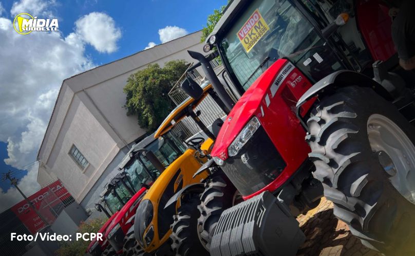 PCPR apreende tratores avariados por enchentes, à venda em Cascavel