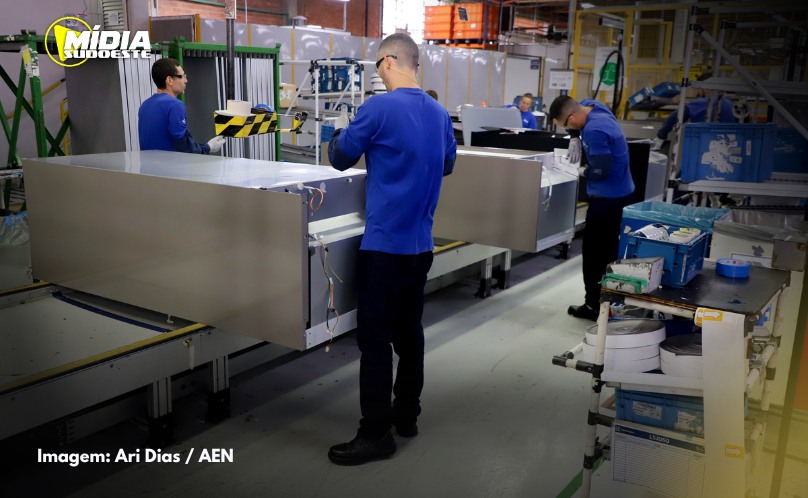 Paraná registra maior aumento de salário médio entre estados do Sul e Sudeste