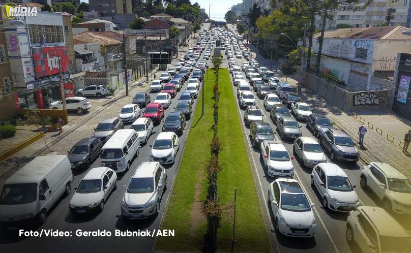 Segunda parcela do IPVA 2025 para veículos com finais de placa 1 e 2 vence nesta quinta-feira 