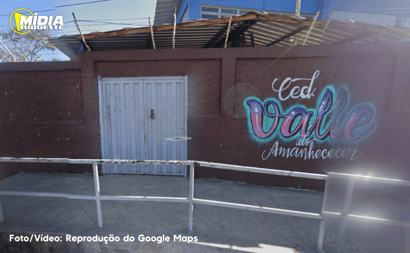 Professor é agredido por alunos após proibir uso de celular em sala de aula