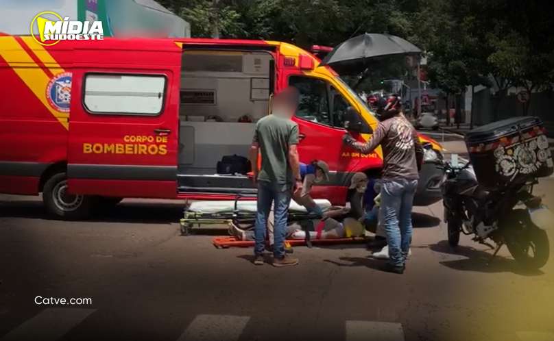Mulher é atropelada no Centro de Cascavel