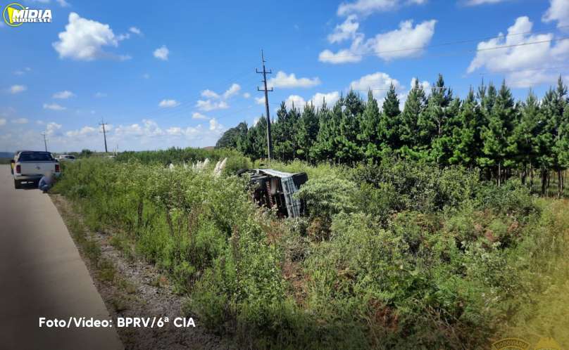 PR-280: Batalhão da Polícia Rodoviária atende sinistro de tombamento 