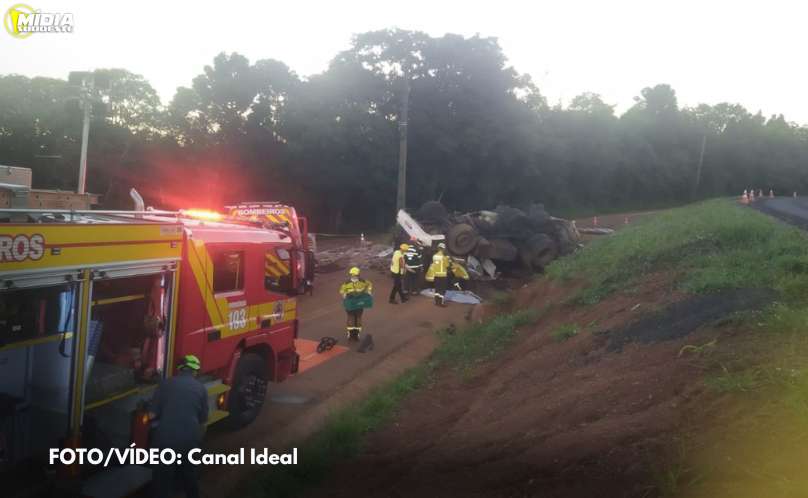 Xanxerê: motorista morre ao ficar preso embaixo de carreta após acidente