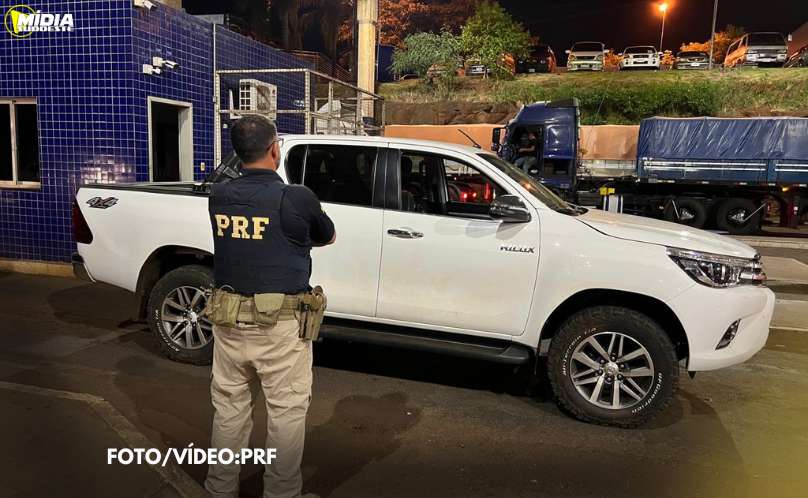 BR-277: Polícia Rodoviária Federal recupera veículo roubado em fiscalização 