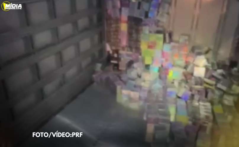 BR-277: Polícia Rodoviária Federal apreende carga de cigarros em fundo falso de caminhão 