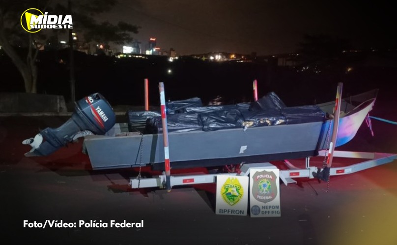 São Miguel do Iguaçu: Polícia Federal e Polícia Militar apreendem embarcação com cigarros contrabandeados