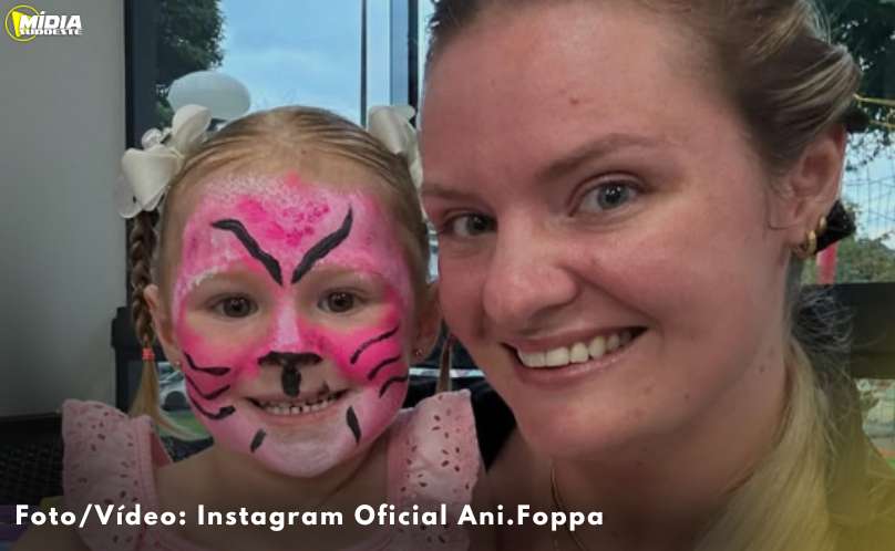 Filha sai da escola maquiada e reação da mãe chama atenção na internet