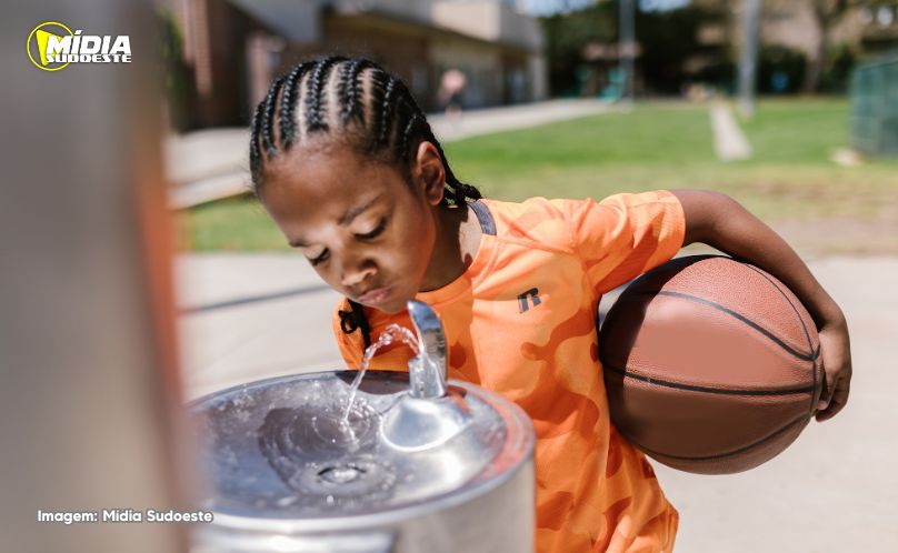 Com avanços no saneamento, mortalidade infantil cai até 5,9% no Paraná, aponta estudo