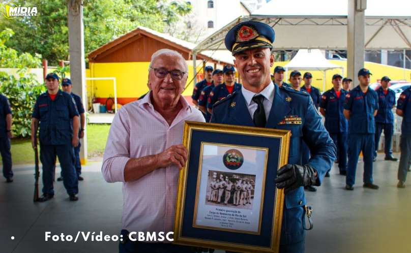 Solenidade em Rio do Sul celebra 52 anos do CBMSC e marca passagem de comando 15º BBM