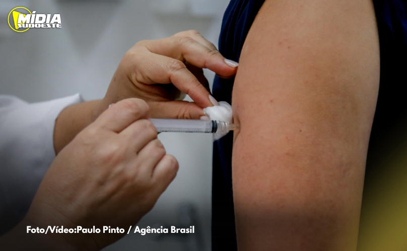 Governo estima vacinar 30 milhões de estudantes