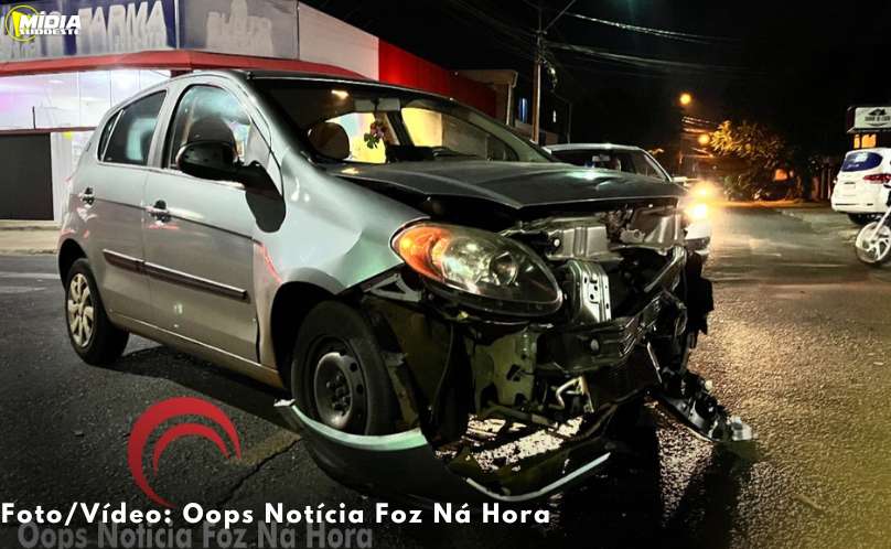 Acidente entre carro e moto deixa motociclista ferido 