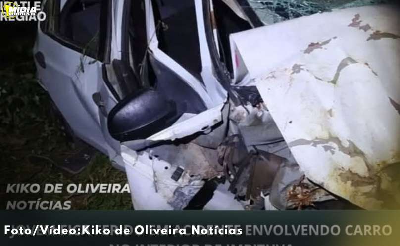 Acidente envolvendo carro deixa jovem ferido 