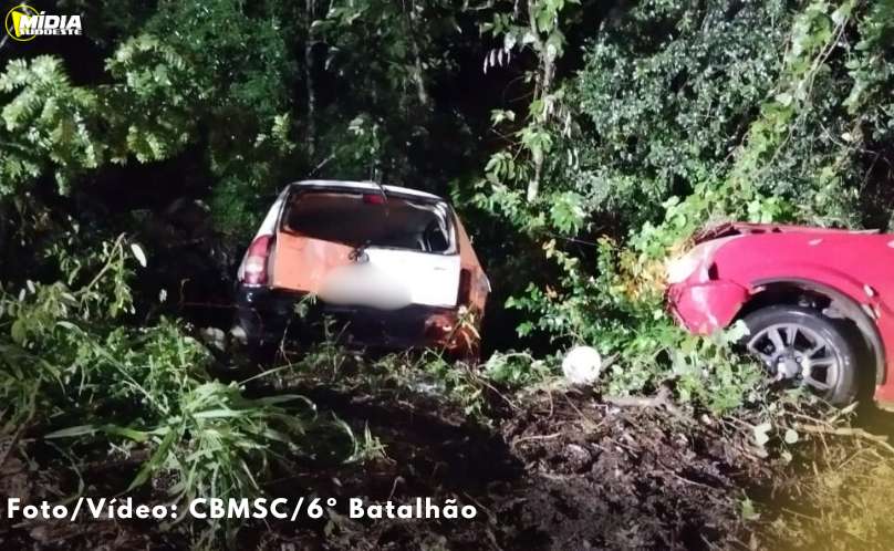 Acidente entre veículos mobiliza equipes de resgate 