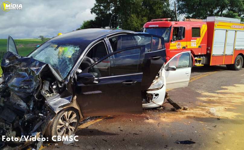 Grave acidente com nove vítimas mobiliza equipes de resgate na SC-492 