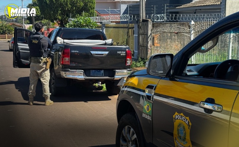 Foz do Iguaçu: PRF recupera Hilux com registro de roubo