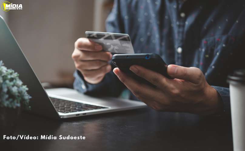 Golpes no Dia das Mães: veja como se proteger nas compras online