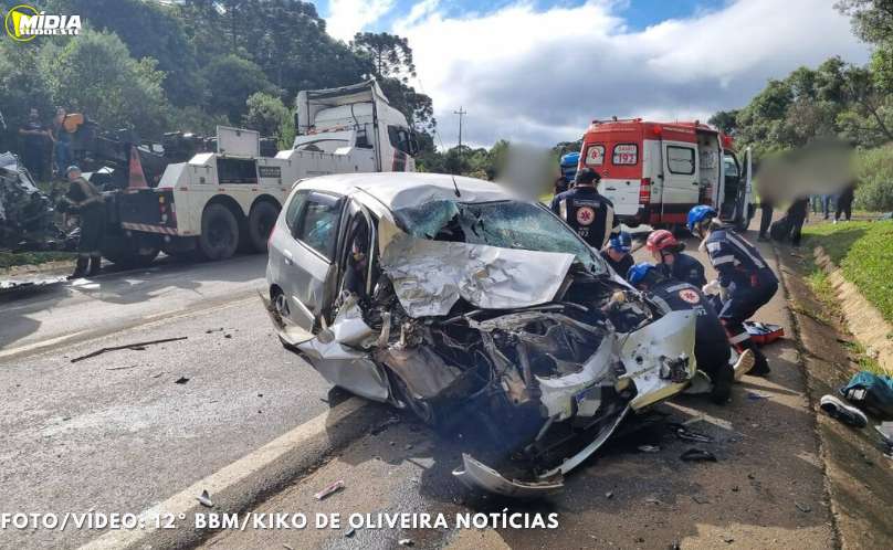 Grave acidente com cinco veículos deixa quatro feridos na BR-277 