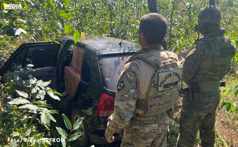 BPFRON e Polícia Federal apreendem veículos com 2 mil pacotes de cigarros contrabandeados 