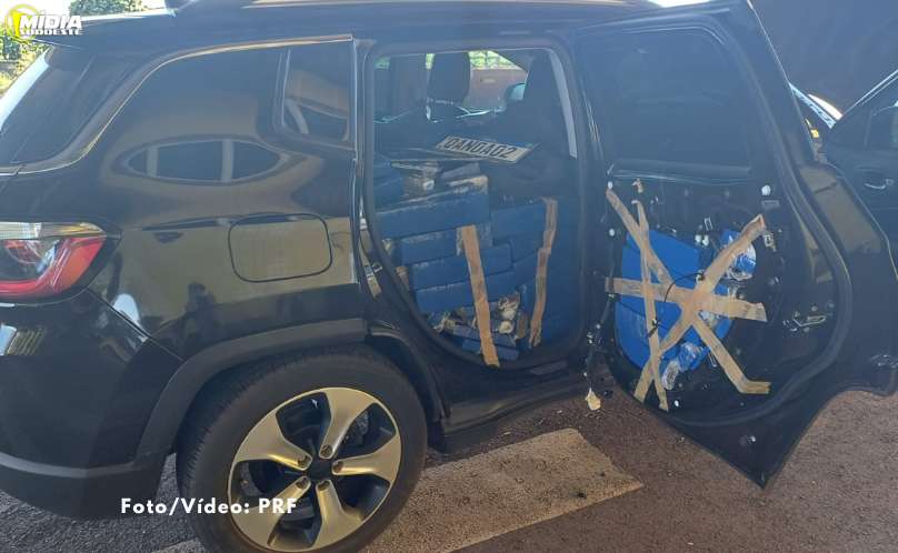 PRF apreende quase uma tonelada de maconha e prende motorista em flagrante 